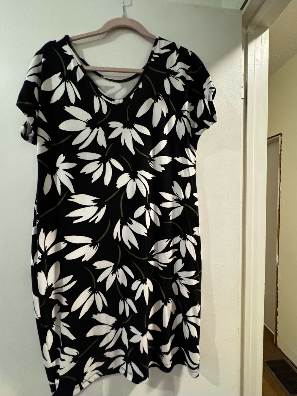MiiK Size M Floral Shift Dress